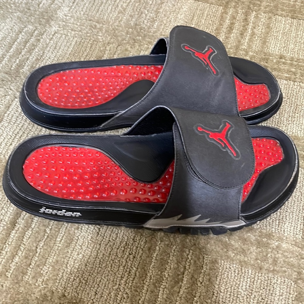 Nike slip ons